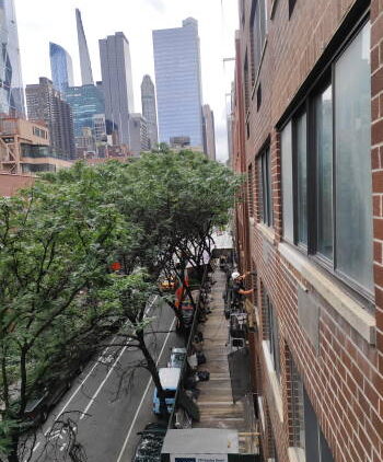 Windows cleaning in 414 West 54th Street