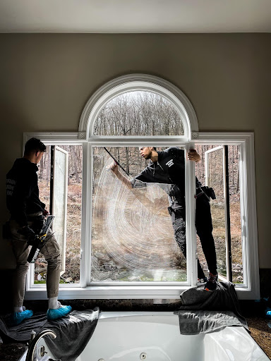 expert in both regular seasonal and post-construction window cleaning in New York