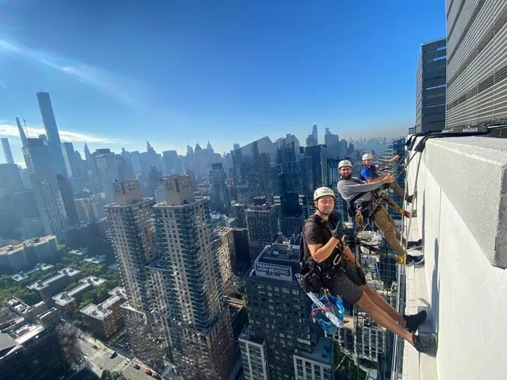 PROFESSIONAL HIGH RISE WINDOW CLEANING IN NEW YORK, NY