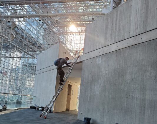Industrial window cleaning services